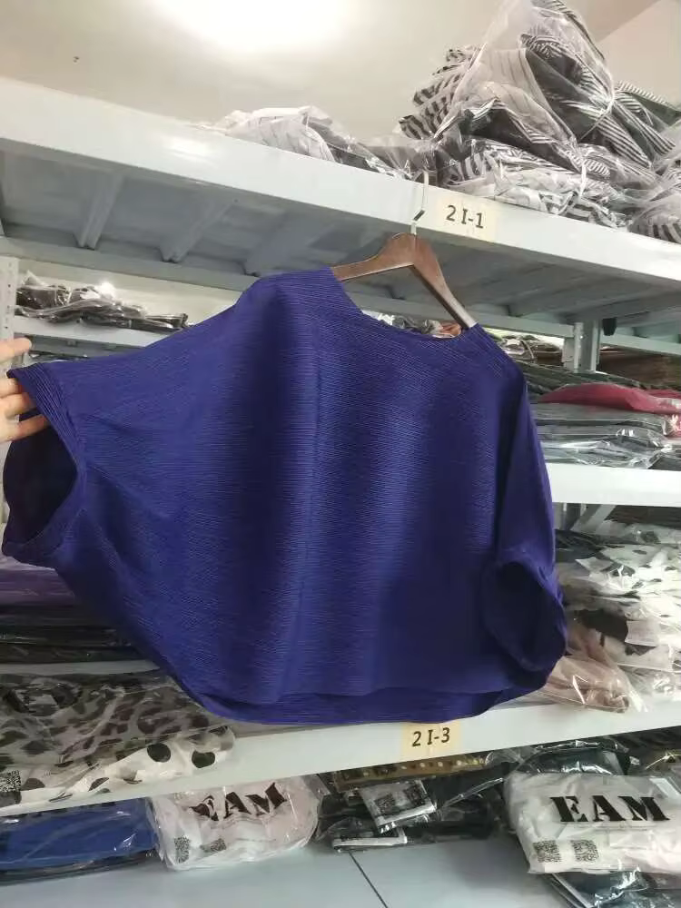 T-shirt plissé à col rond pour femme