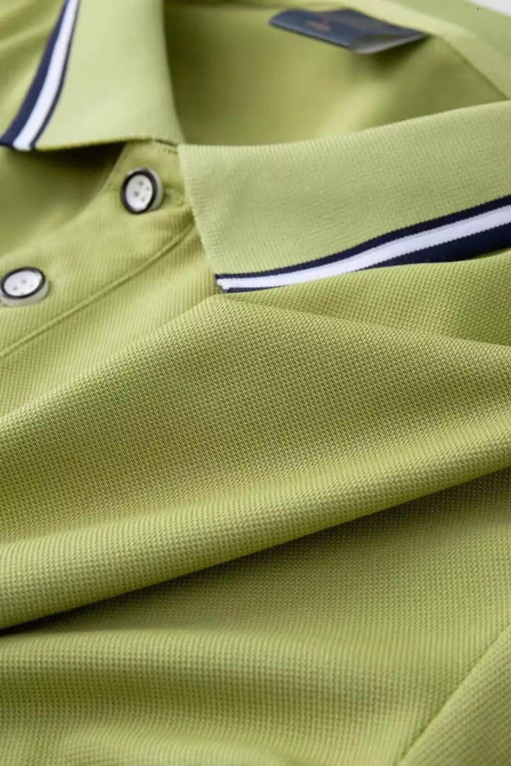 Nouveau Polo Homme 2026 Couleur Unie Manches Courtes Boutonné Col Revers Léger Streetwear Sport Décontracté