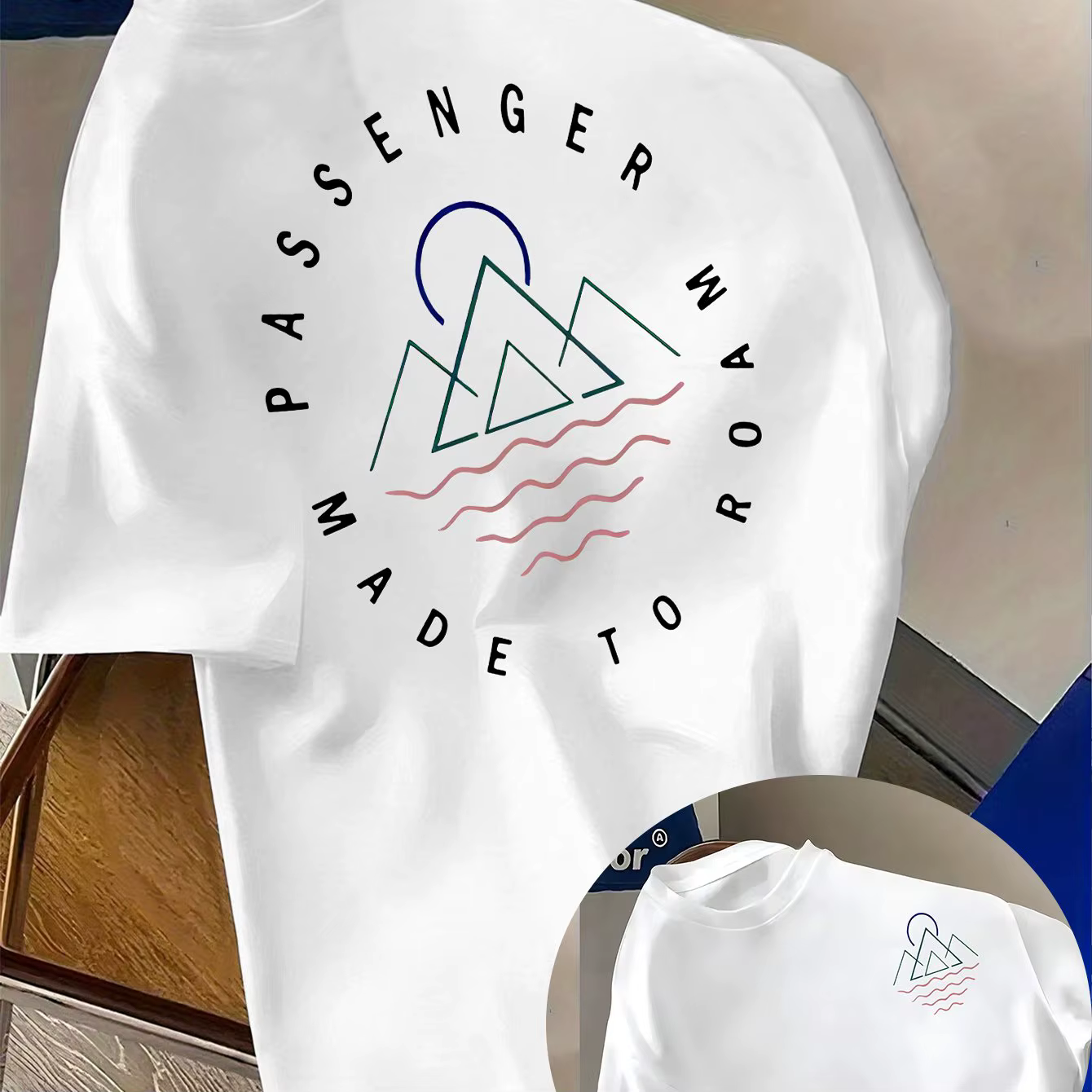 T-shirt bleu clair pour hommes