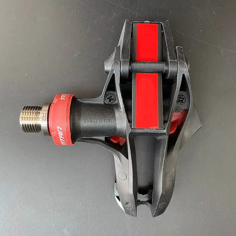 Pédales de route en carbone ultra légères 165g avec crampons pédales de vélo pour le cyclisme