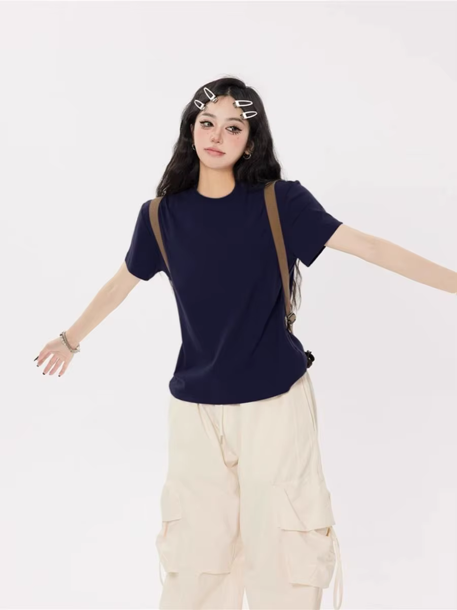 T-shirt à manches courtes pour femmes en été nouveau col rond bleu marine coupe ajustée mince à l'extérieur portant des hauts populaires à la mode