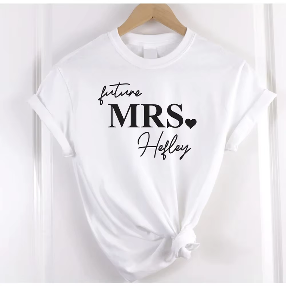T-shirt blanc imprimé avec nom personnalisé