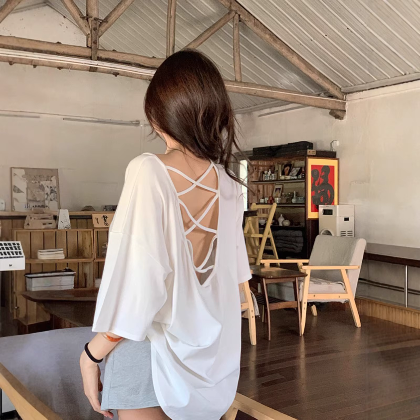 T-shirt à manches courtes dos croisé pour femme