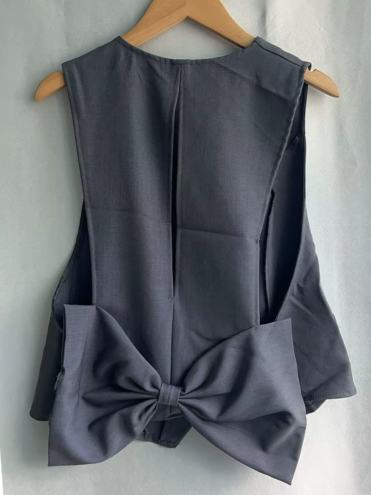 Gilet sans manches gris simple et tendance pour femme