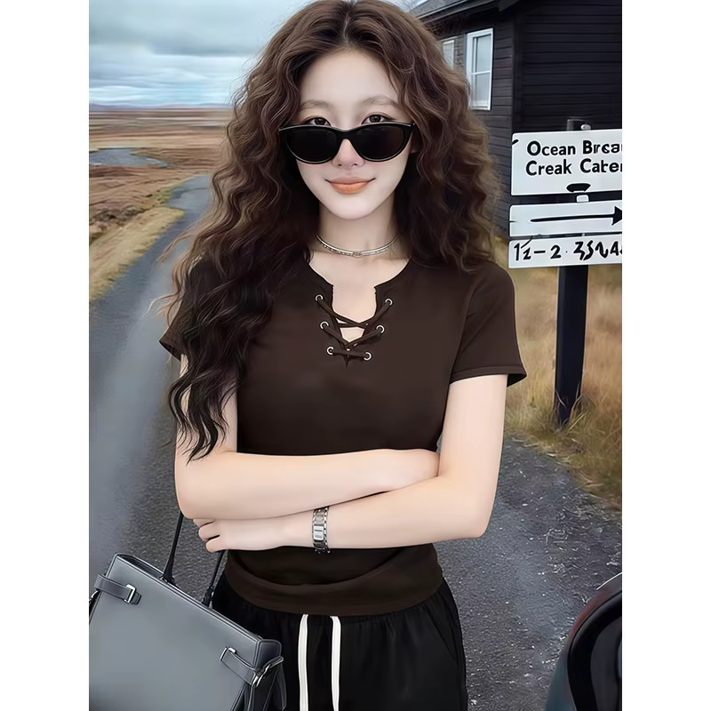 T-shirt rétro américain marron à manches courtes pour femme