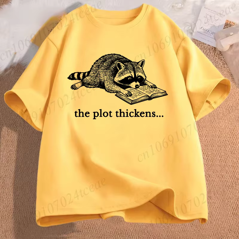 T-shirt graphique Raccoon Bookish – Pour les amoureux des livres et de la littérature – Unisexe – Hommes et Femmes – Manches Courtes – Décontracté – Vintage – Mode Quotidienne