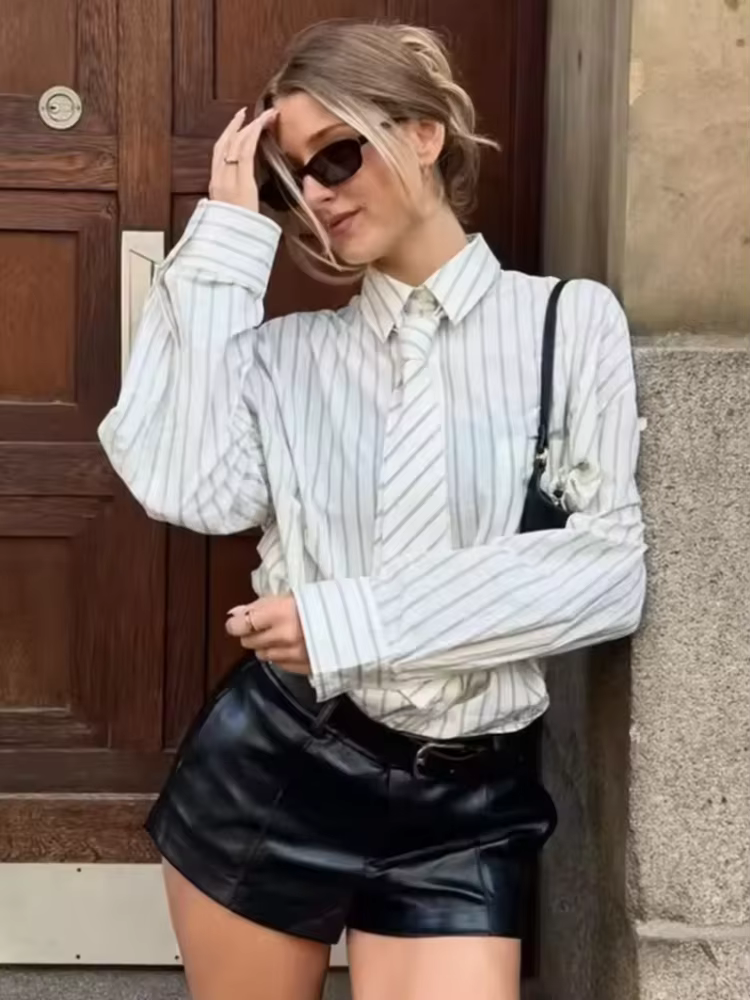 Chemise rayée à cravate pour femme