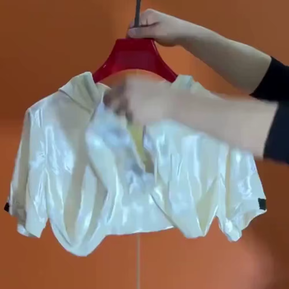 T-shirt à capuche doux et lisse pour homme