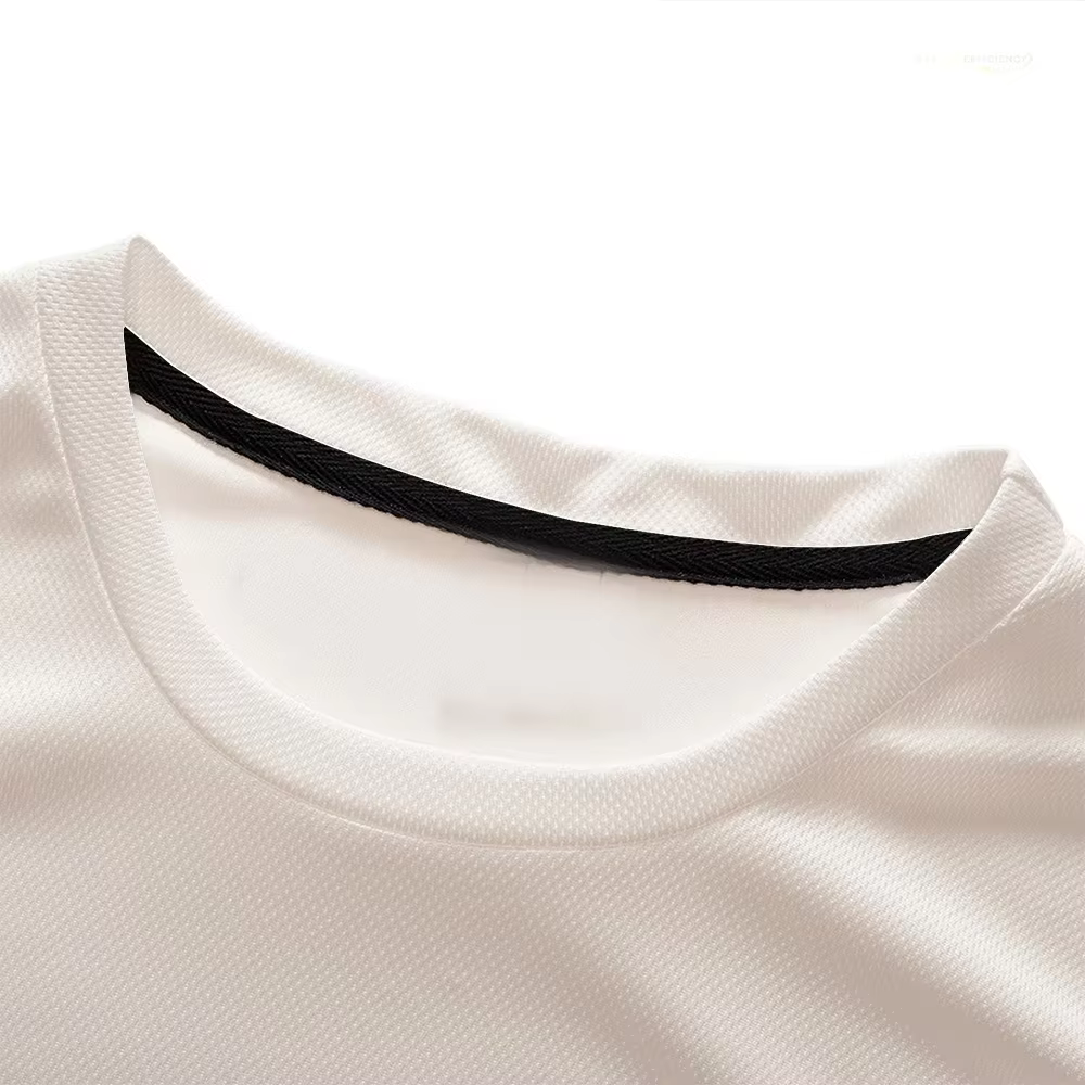 T-shirt personnalisé avec logo et nom