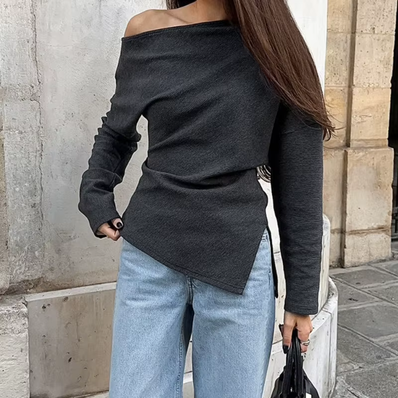 Nouveau haut épaules dénudées au style tendance et sexy