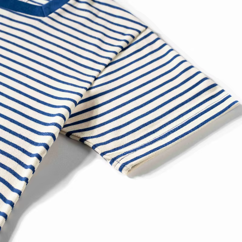 T-shirt rayé à col carré original