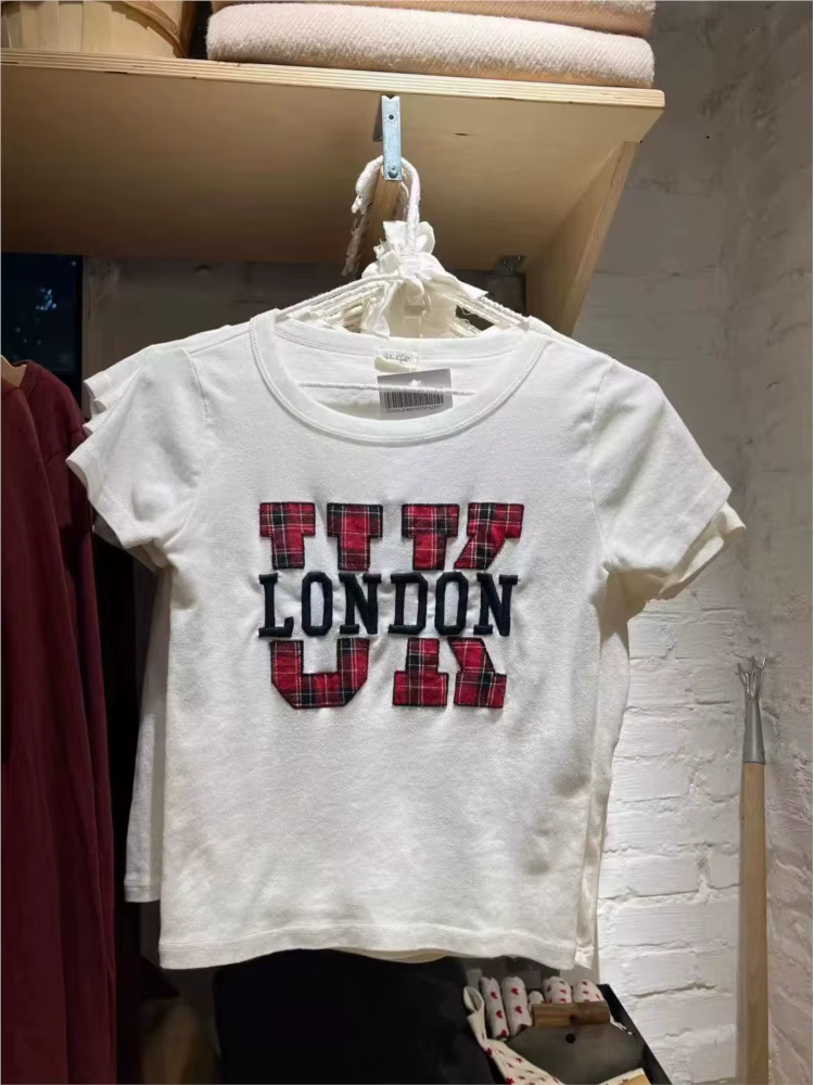 T-shirts brodés pour femmes