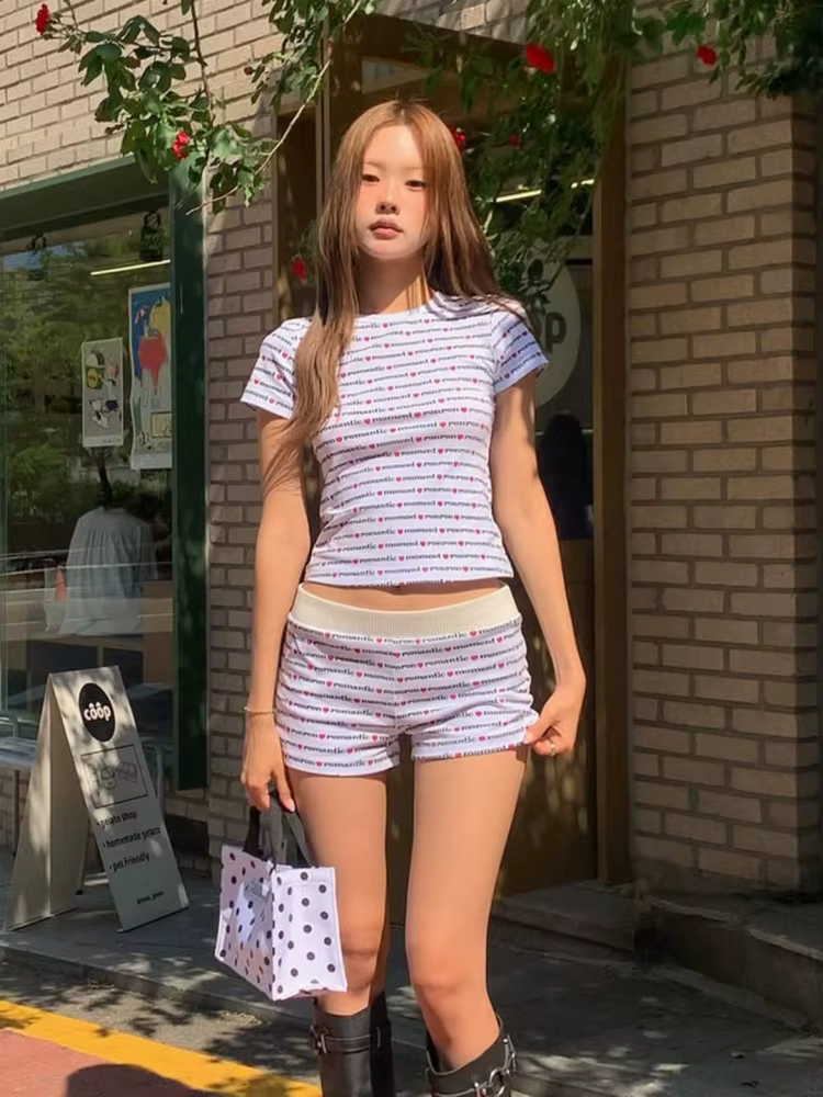 Manches courtes haut court butin Shorts Sexy deux pièces Ensemble femmes Streetwear lettres imprimées Conjunto Femenino doux Ensemble Femme