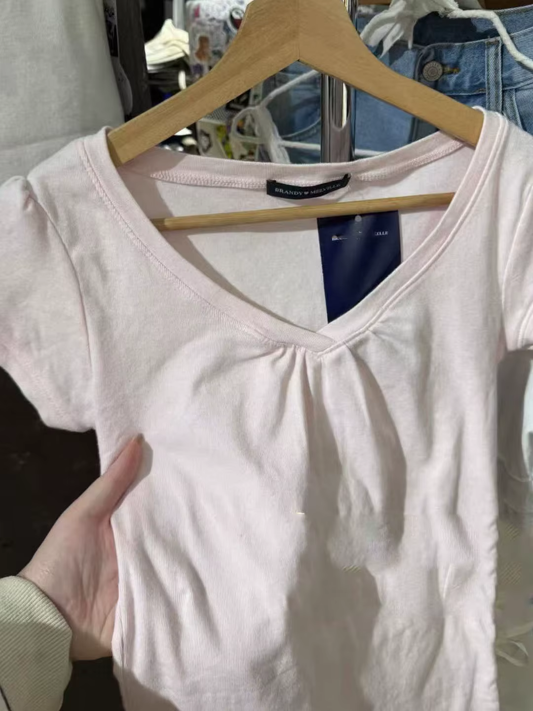 T-shirt basique plissé à col en V pour femme