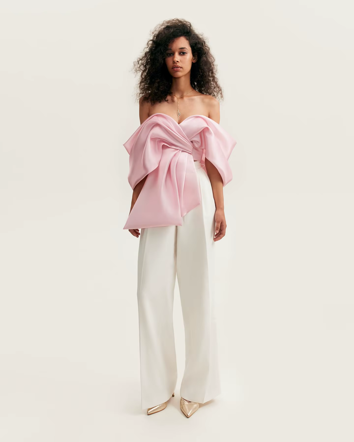Haut court en satin rose clair avec mancherons pour femme