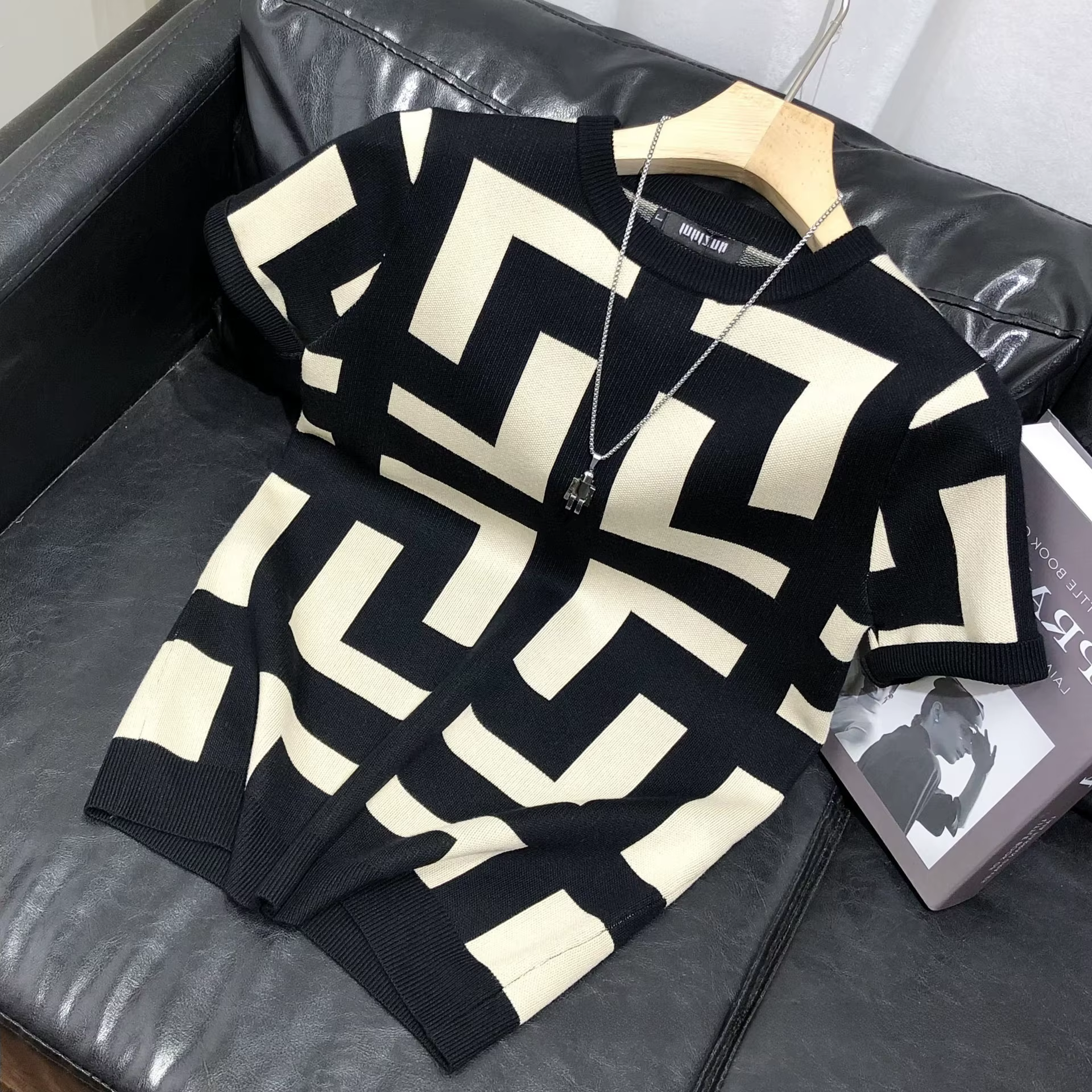 T-shirt à manches courtes en tricot à motif géométrique