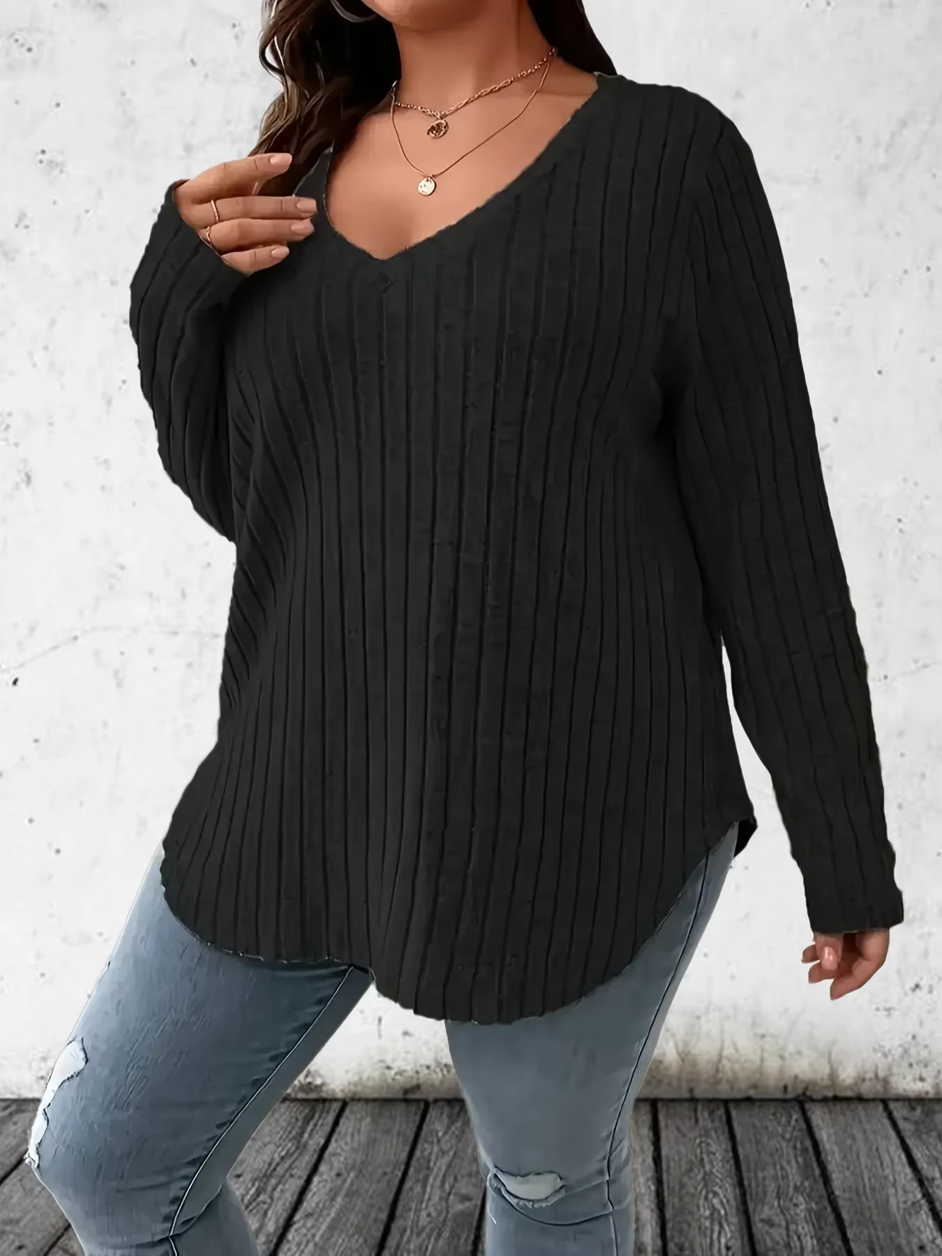 T-shirt à manches longues et col en V pour femmes