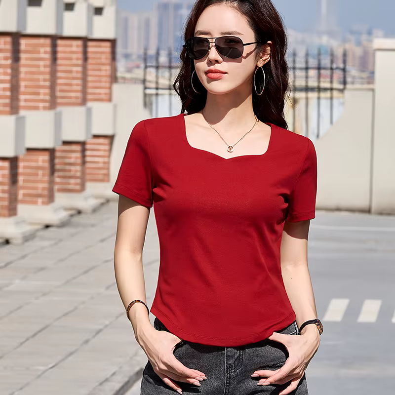 T-Shirt manches courtes col carré pour femmes