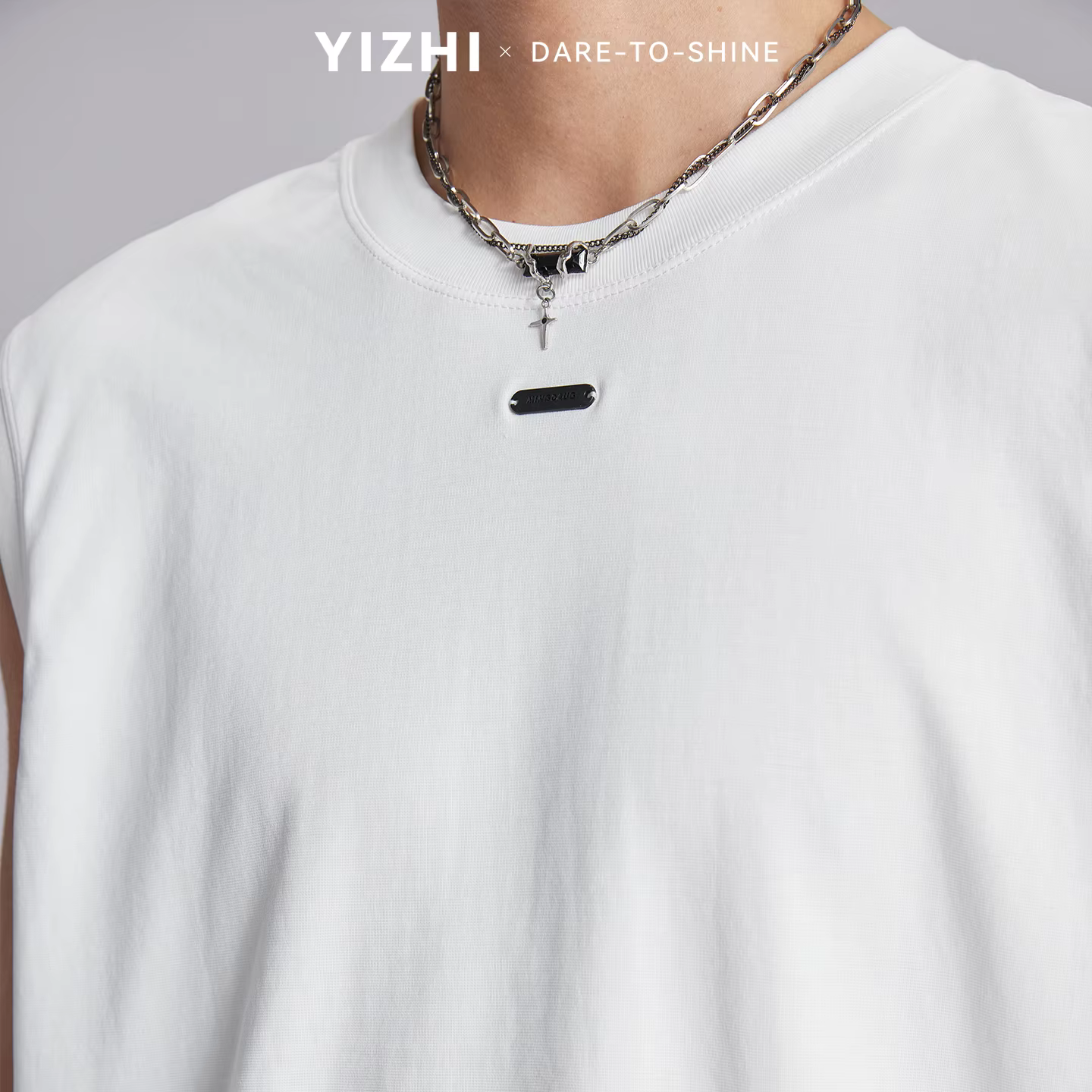 Débardeur uni pour homme avec logo métallique