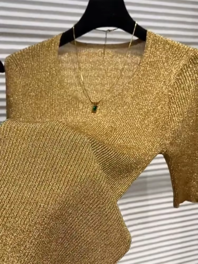 T-shirt doré à manches courtes pour femmes
