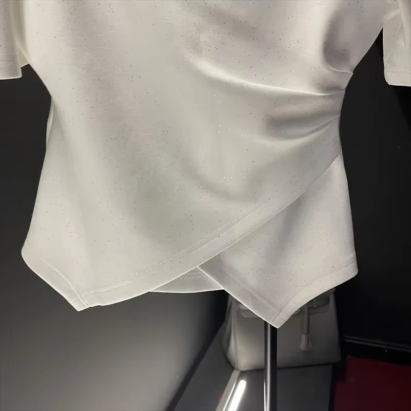 T-shirt court taille fine pour femme
