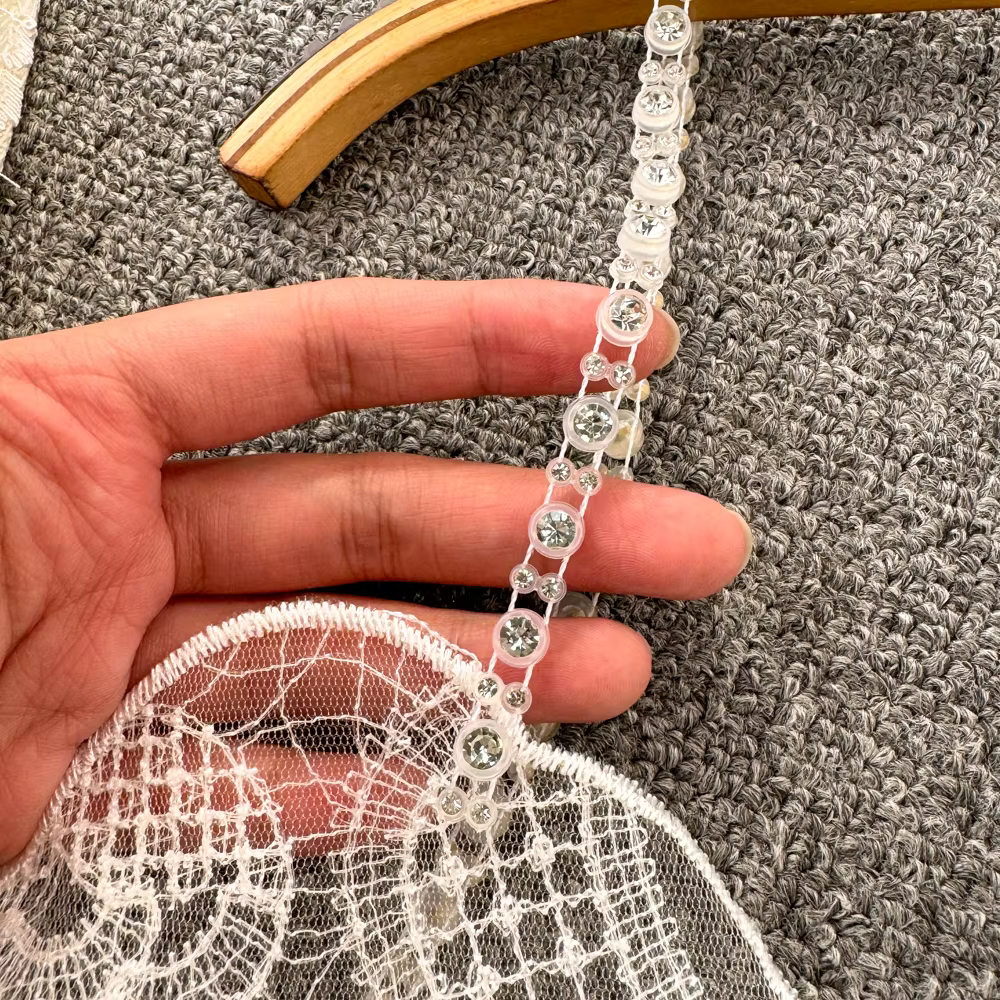 Haut court en dentelle transparente pour femme