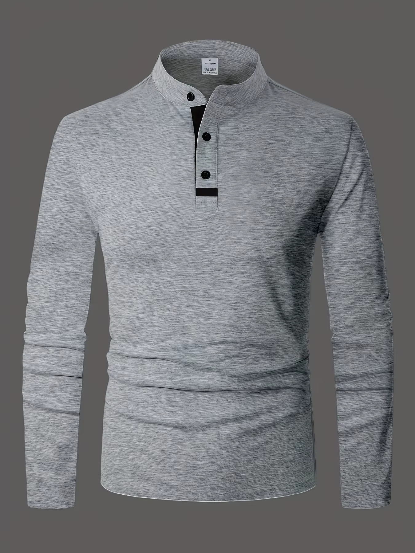 Un polo élégant à col rond pour hommes