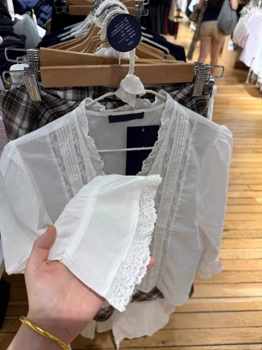 T-Shirt à volants en dentelle blanche pour femmes
