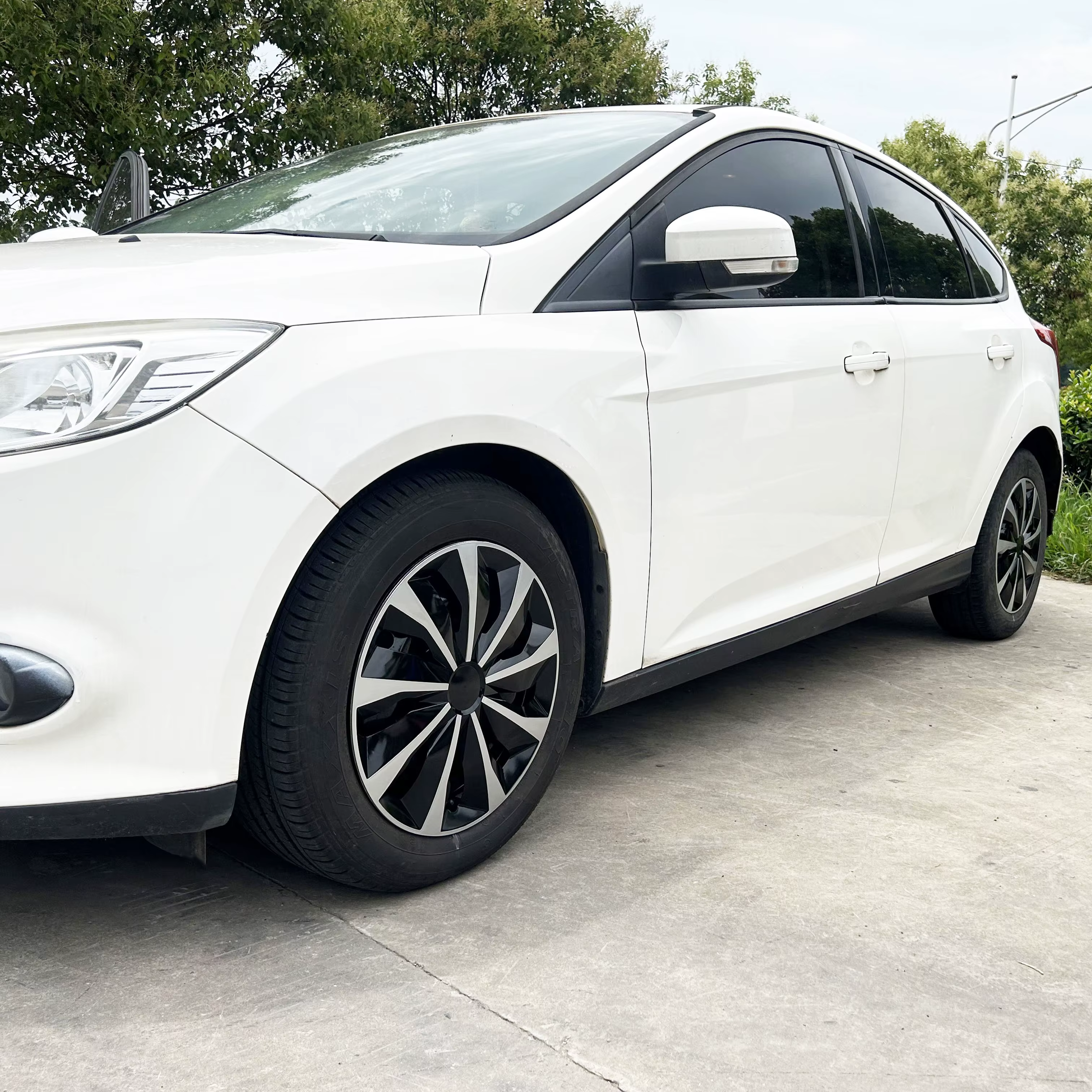 Bouchons de moyeu 4 pièces adaptés aux voitures avec roues en fer de 15 pouces, en plastique PP, peuvent être utilisés pour décorer l'apparence des roues de voiture