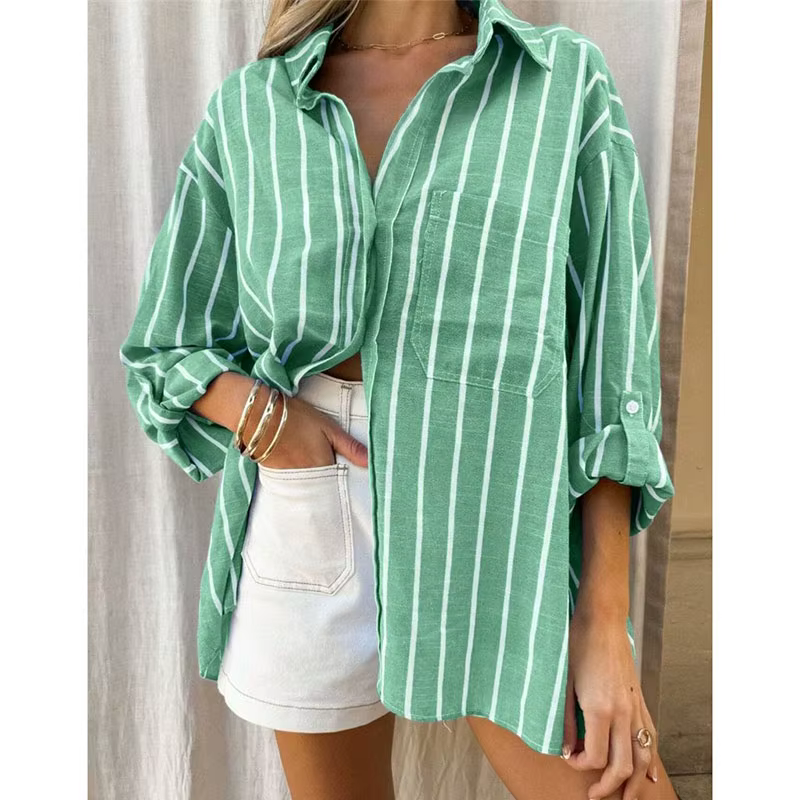 Chemise rayée à col polo ample pour femme
