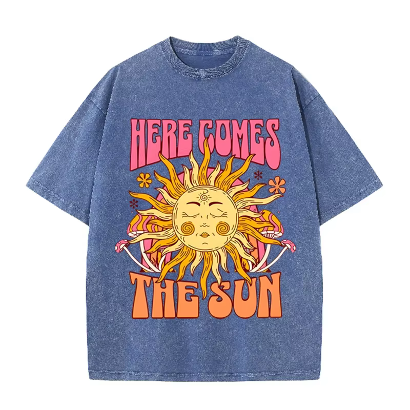 T-shirt vintage noir « Here Comes The Sun » rétro psychédélique effet délavé soleil
