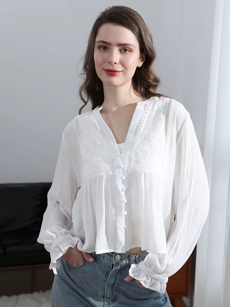 Chemisier beige vintage brodé pour femme HH