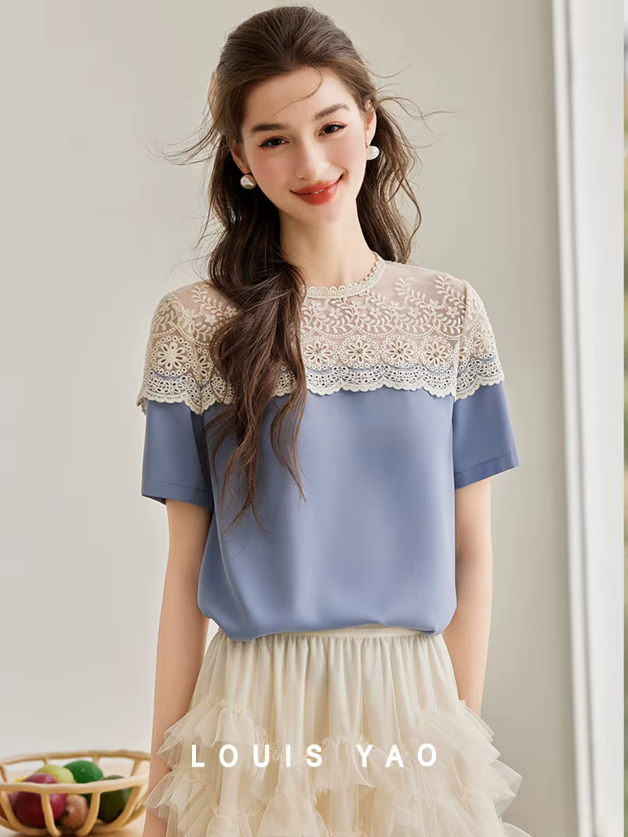 LOUIS YAO chemise femme 2025 été épaule creuse dentelle conception T-shirt tempérament élégant col rond manches courtes