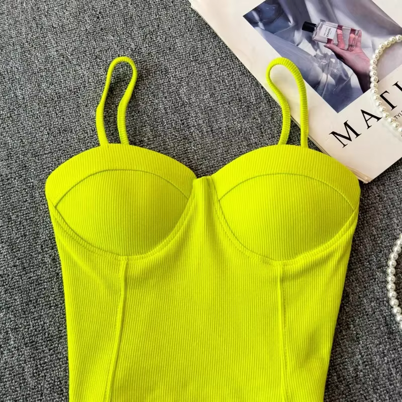 Camisoles fines et solides pour femmes