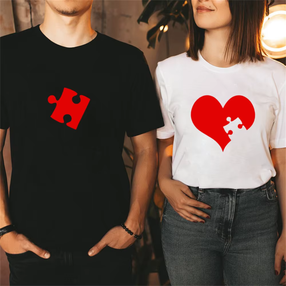 Puzzle coeur rouge imprimé Couple t-shirt amoureux à manches courtes col rond