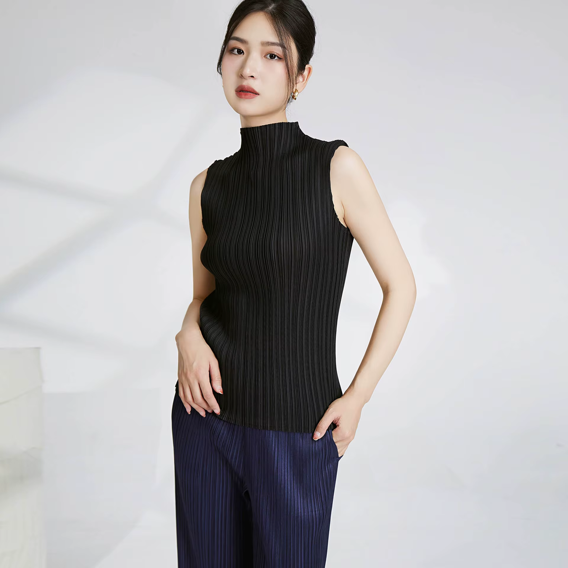 Miyake couleur unie japonais Simple cent T-shirt haut 2025 été nouveau tempérament trajet