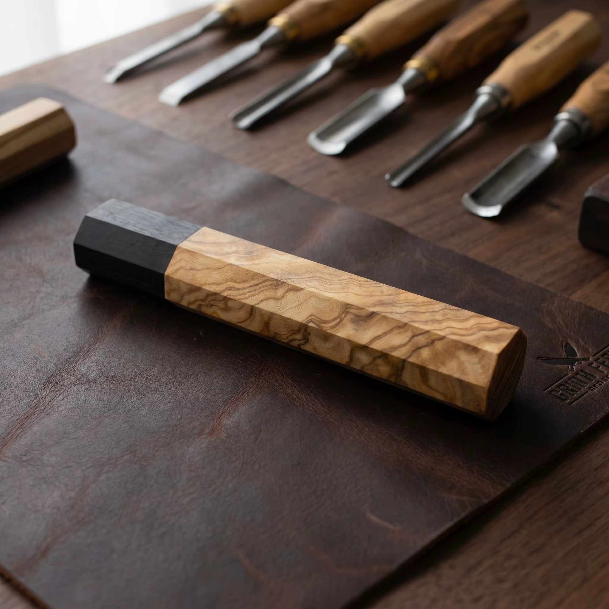 1 pièce Manche de couteau octogonal en bois d'ébène et Kibao rouge pour la fabrication de couteaux de cuisine de style japonais et de couteaux à poisson cru