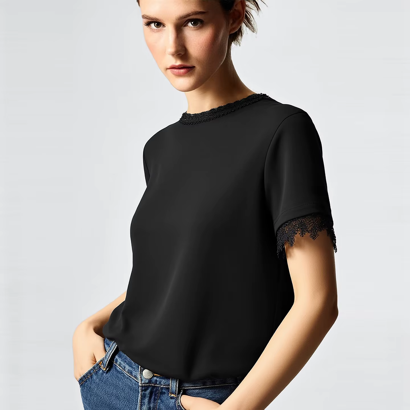 T-shirt femme Amii 2026 Nouvelle collection été Col rond avec empiècements en dentelle Couleur unie Élégant Haut à manches courtes 12642068