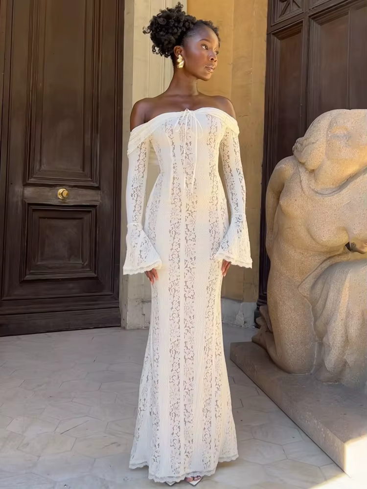 Robe longue blanche sexy en dentelle à manches longues