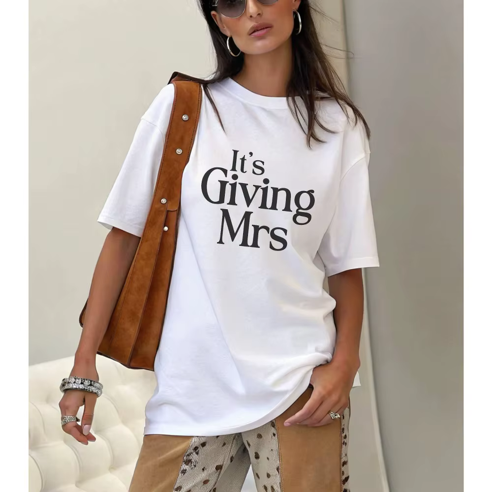 Its Giving Mrs TShirt T-shirt pour future mariée