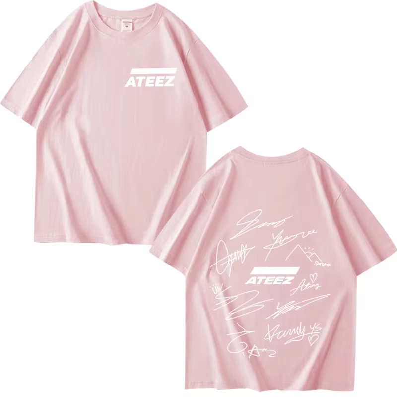 T-shirt ATEEZ World Tour avec signatures des membres du groupe et imprimé géométrique au dos