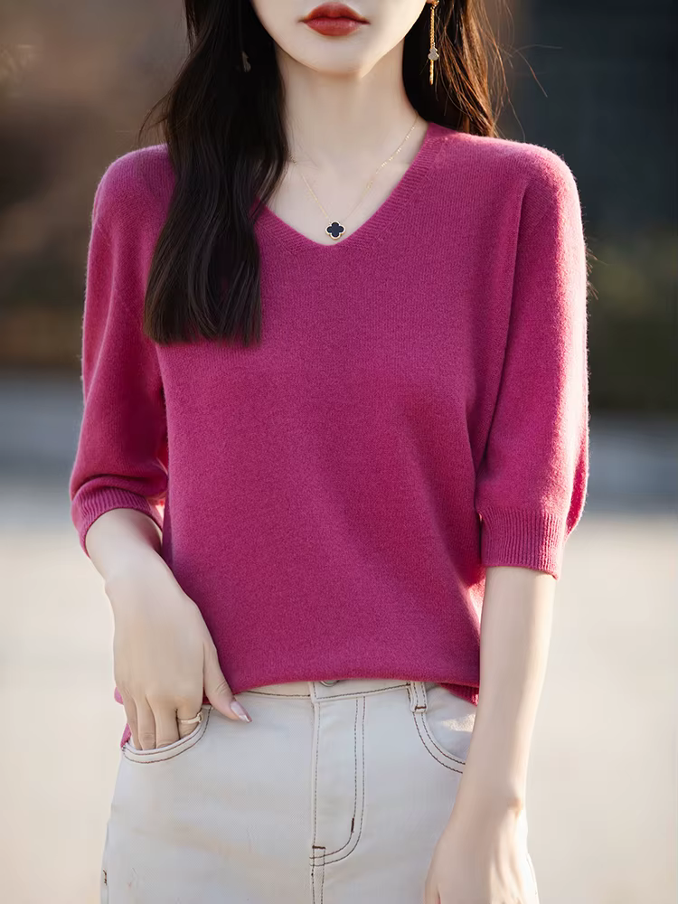 T-shirt à col en V en laine mérinos pour femmes