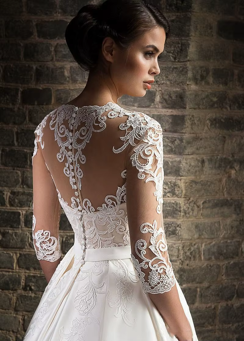Robe de Mariée Élégante en Dentelle, Demi-Manches, Col en V, avec Traîne et Poches, Personnalisée, 2022