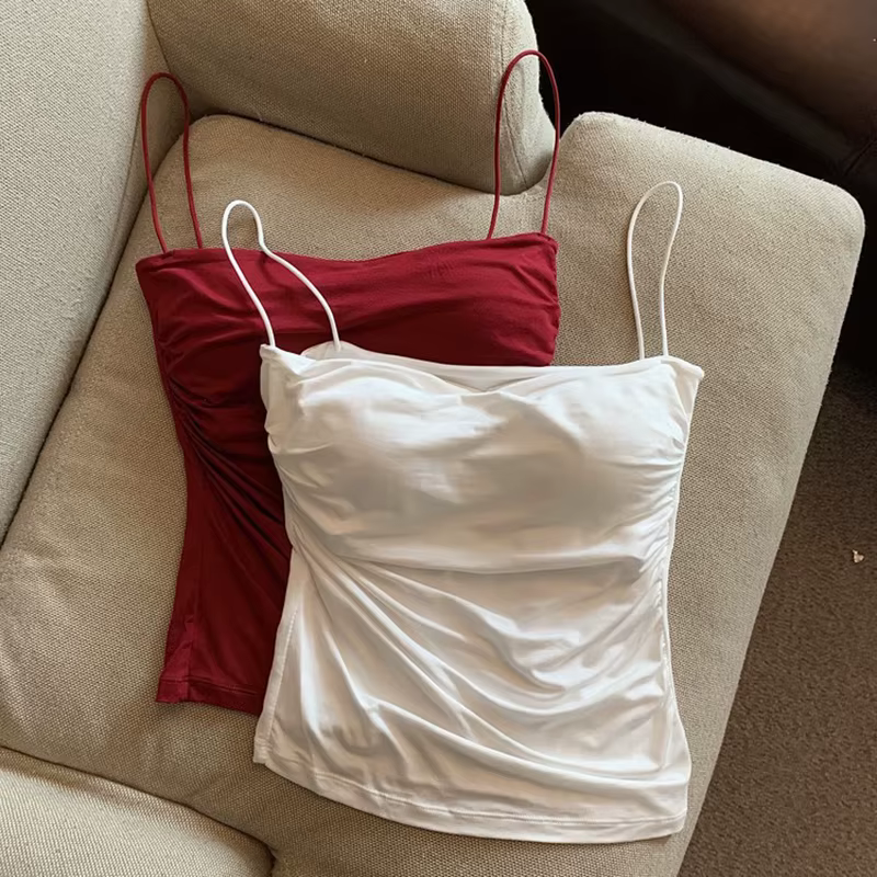 Haut court noir moulant à bretelles spaghetti pour femmes