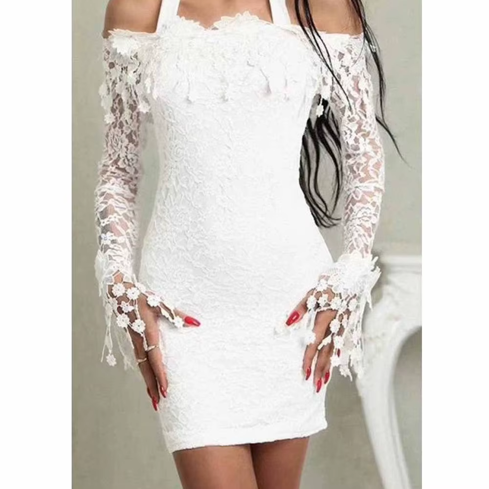 Robe courte en dentelle blanche pour femme