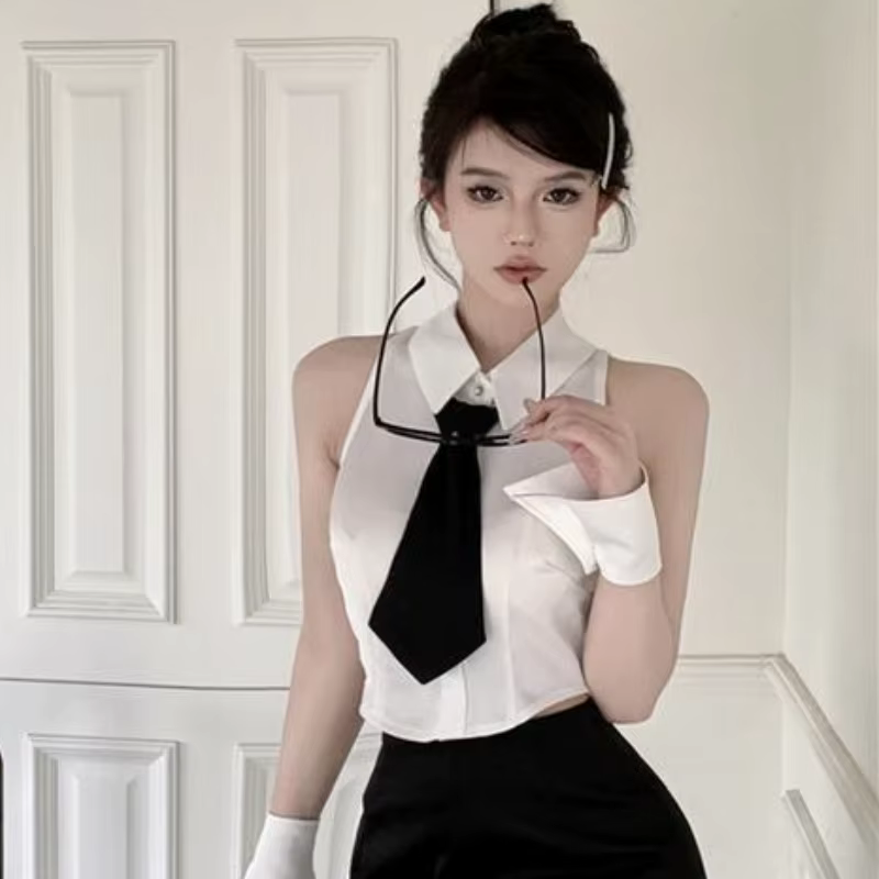 Chemises blanches sans manches pour femmes