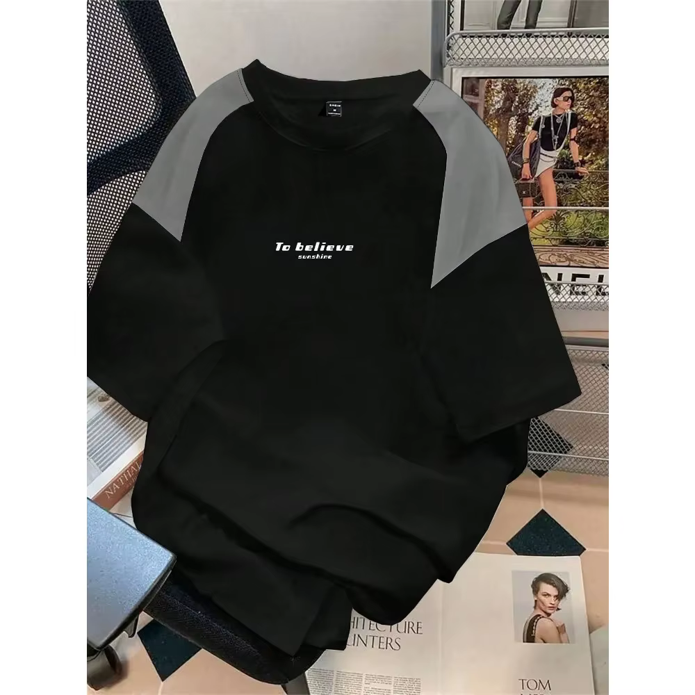 Le nouveau t-shirt pour homme pour l'été 2026 présente un motif imprimé en lettres 3D décontracté