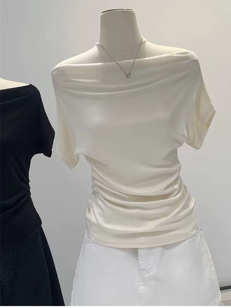 T-shirt noir à manches courtes pour femmes