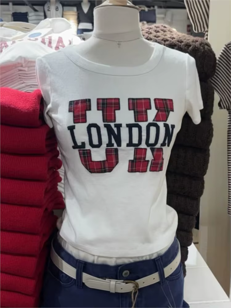 T-shirts brodés pour femmes