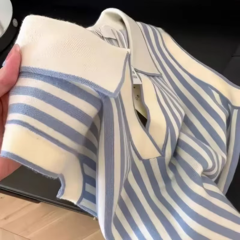 Haut sans manches à col jeune rayé bleu pour femmes